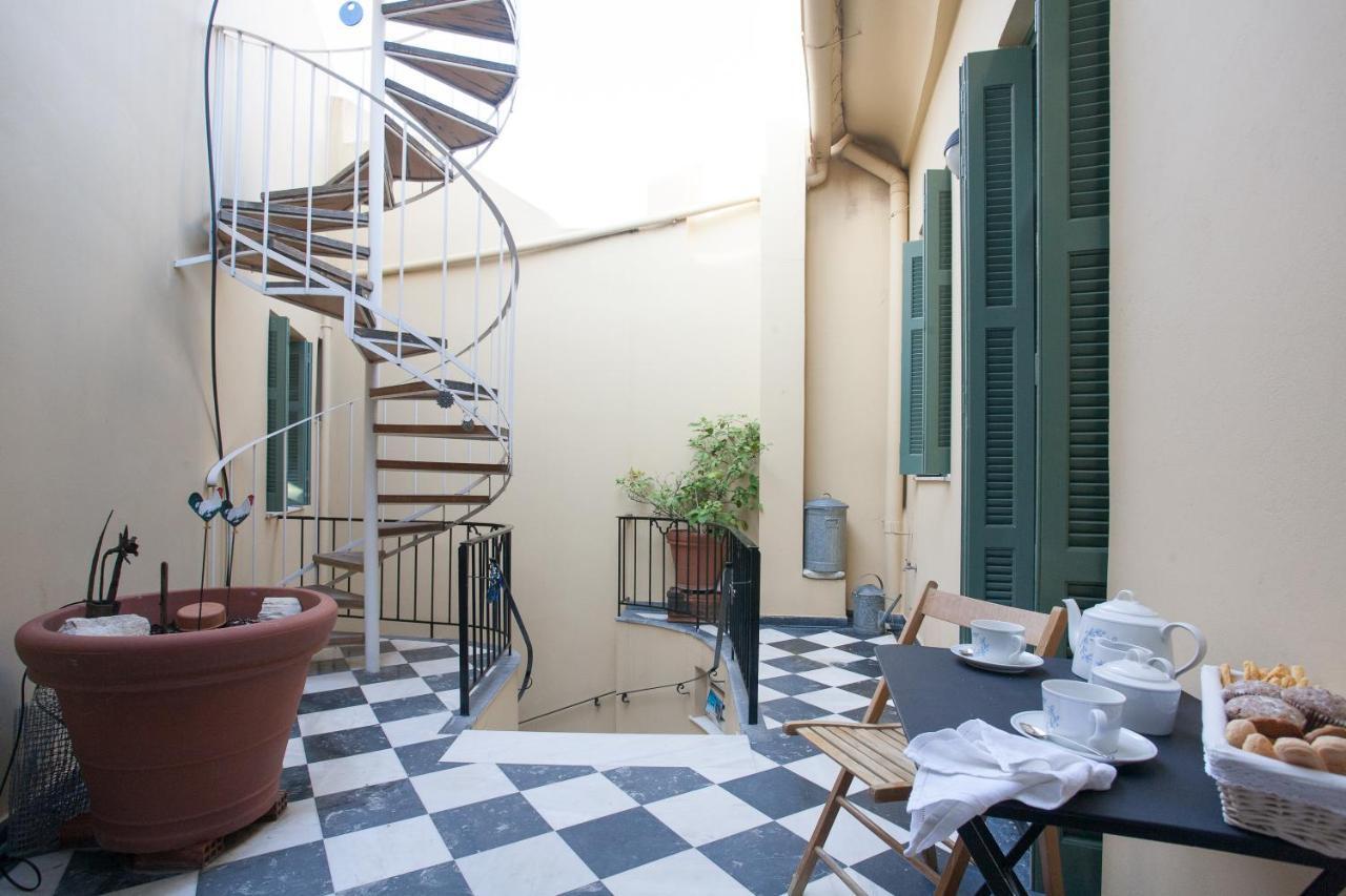 Ferienwohnung House At The Foothills Of Acropolis Athen Exterior foto